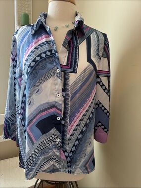 Alfred Dunner Navy & Light Blue Geometric Button-Up Blouse